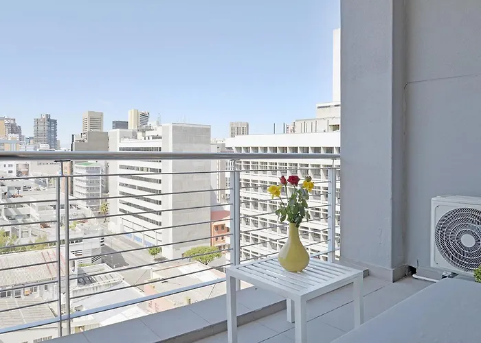 Margot - Luxury Apartment, City, Ocean & Mountain Views!